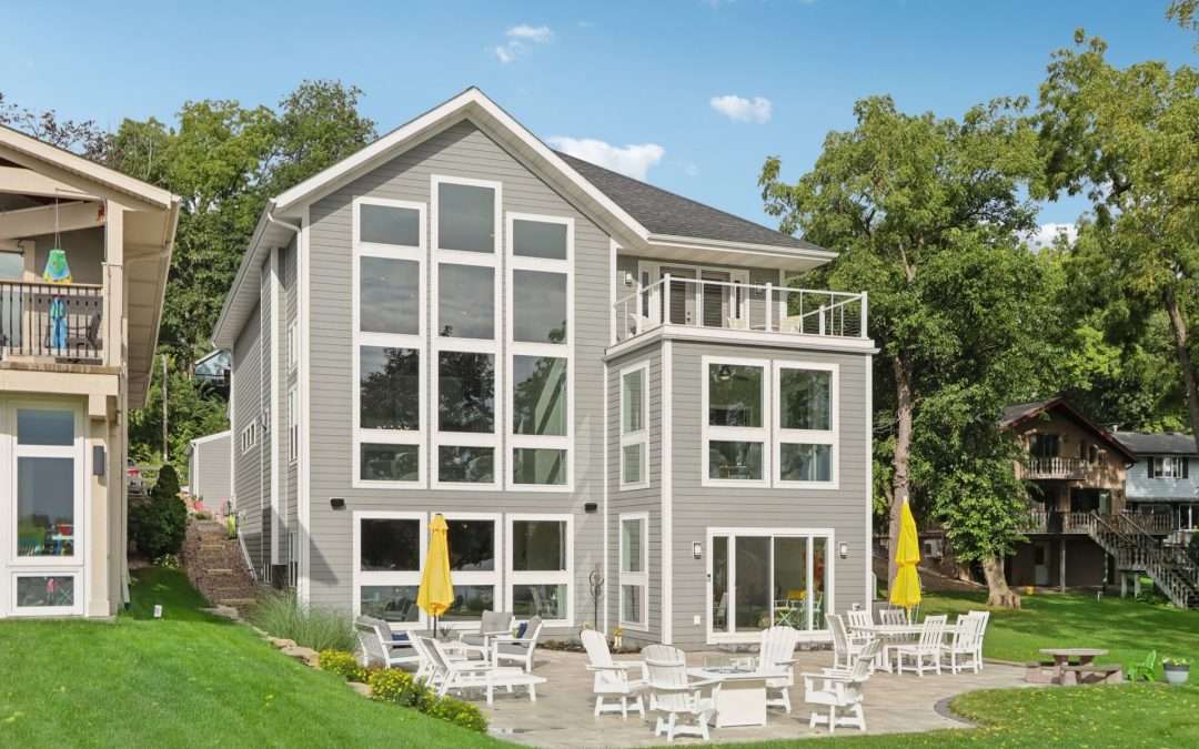 How to Create an Outdoor Living Space Perfect for Spring and Summer